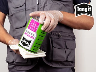 tangit-pvc-u-step-6-clean-the-pipe-1.webp